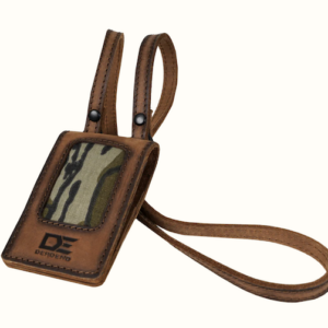 DE CALL WALLET WITH NECK STRAP