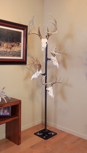SKULL HOOKER TROPHY TREE W/ 5 - BRACKETS CUSTOMIZABLE DISPLAY — view 1